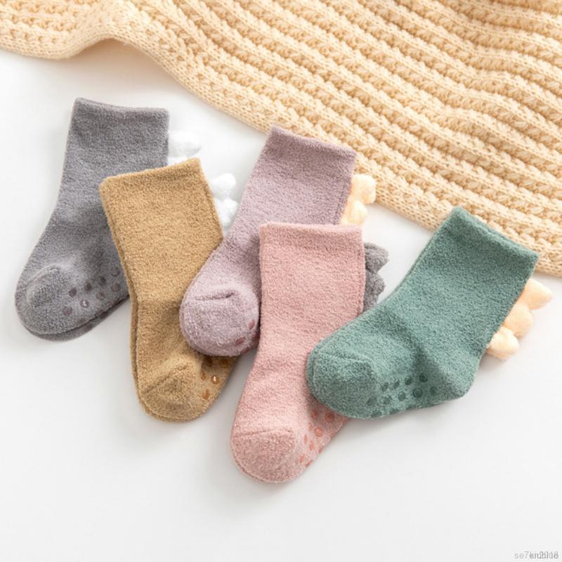 Vớ cotton chống trượt giữ ấm thiết kế dễ thương cho bé