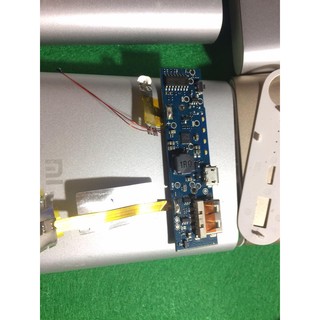Box xiaomi 10400mah chính hãng cũ (4 pin) (không pin)