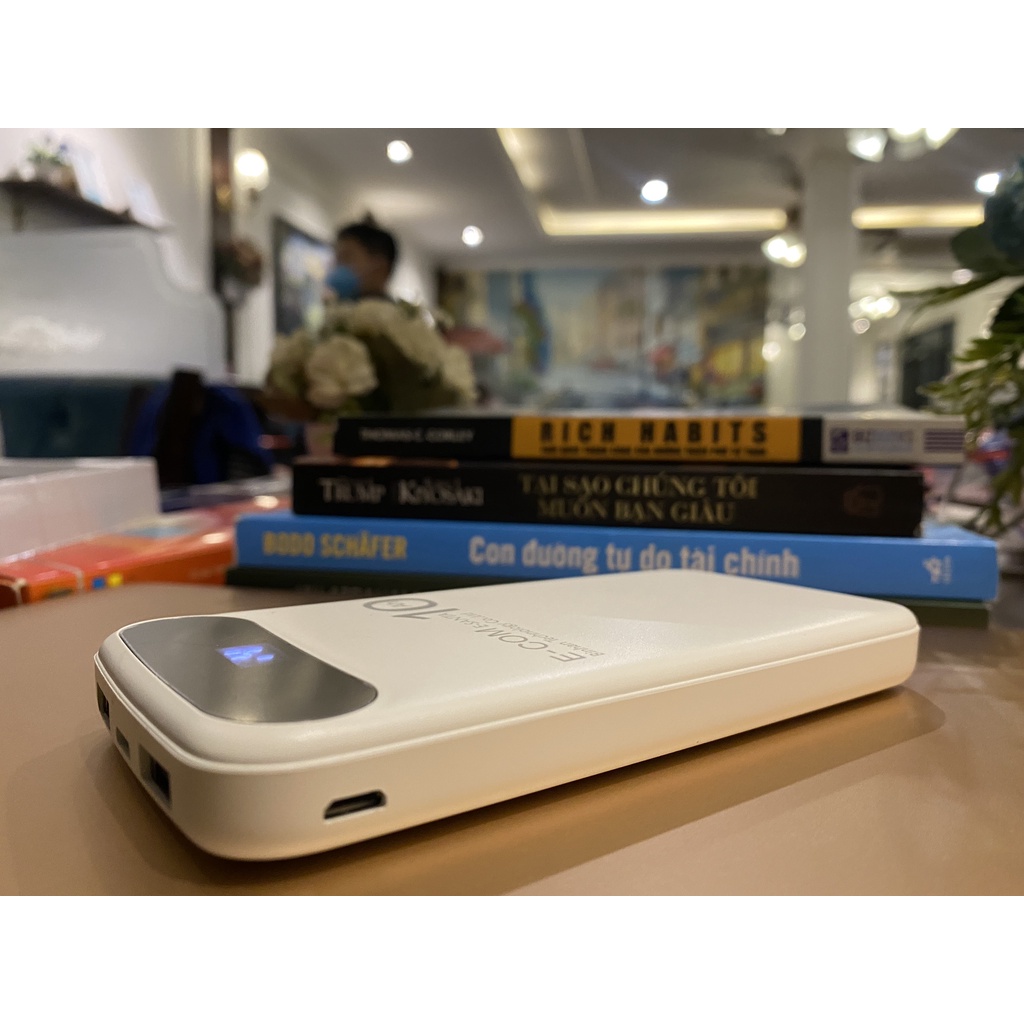 Pin sạc dự phòng cao cấp 10000 mAh có màn hình hiển thị dung lượng chính xác