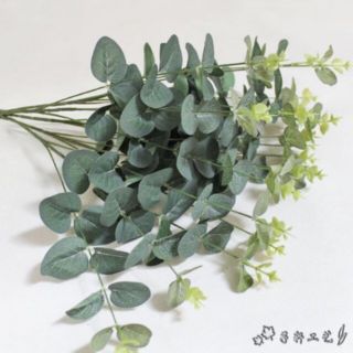 Cụm lá táo lá xanh cụm điểm trang trí