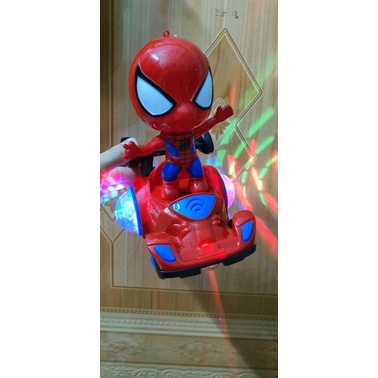 Lồng đèn người nhện , siêu nhân bốc đầu