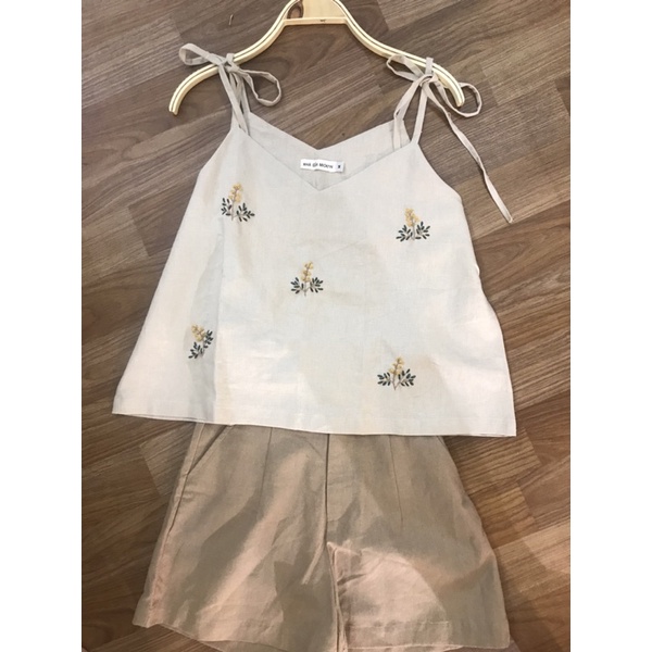 Áo 2 dây Linen cột nơ thêu tay- Nhà Của Moon