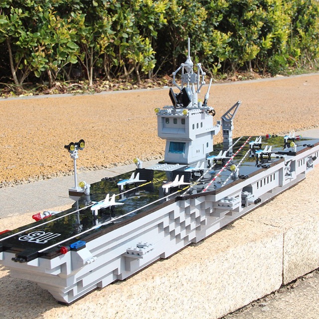 Lắp Ráp Enlighten QMan 113 Tàu Sân Bay Aircraft Carrier Dài 92cm