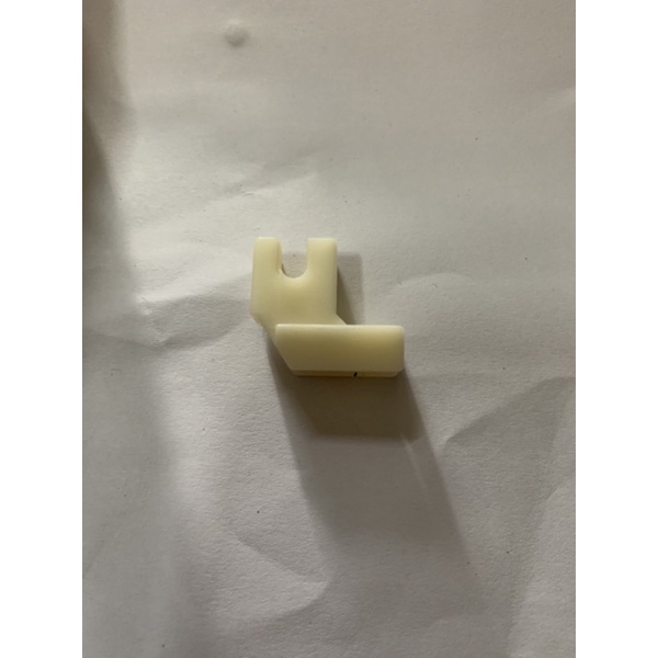 chân vịt tra khoá giọt nước nhựa máy gia đình đời cũ singer, buo.m…