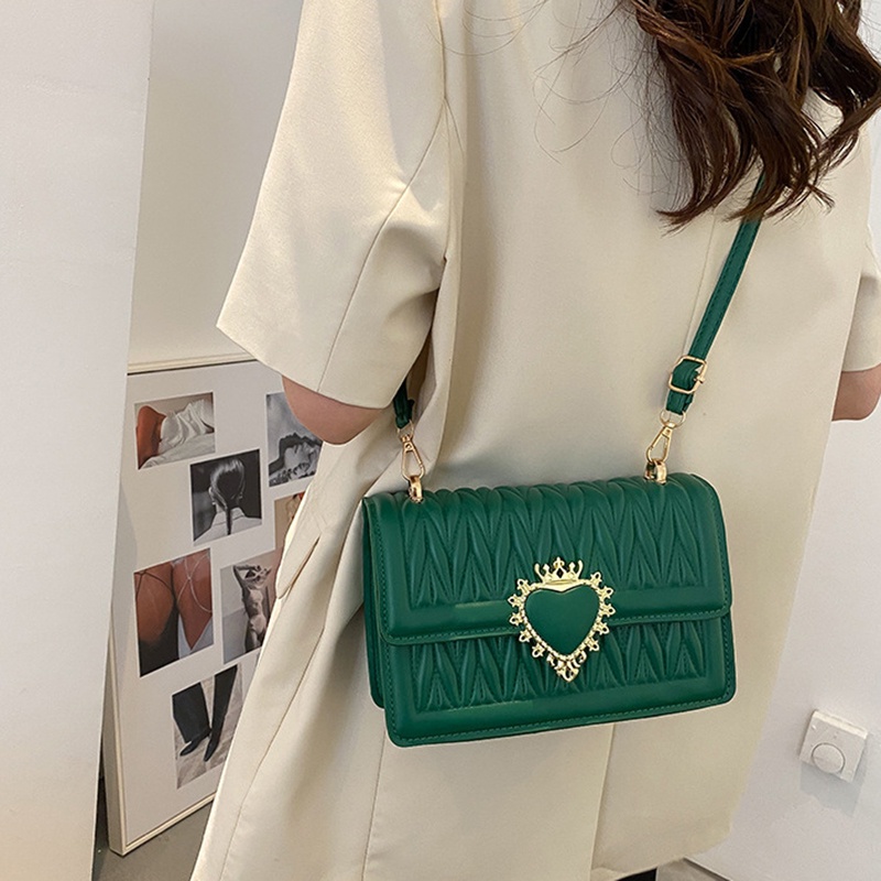 Túi IELGY đeo chéo phối đồ phù hợp và thời trang cho nữ