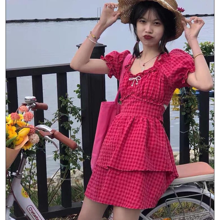 Váy hồng nơ lưng