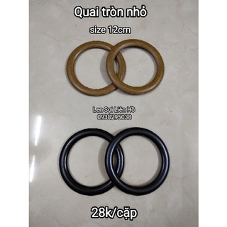 Quai gỗ tròn và chữ D