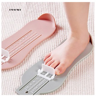 Thước đo kích cỡ bàn chân cho bé tiện dụng