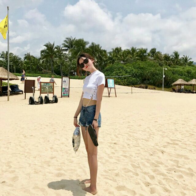 Áo thun crop dây đan chéo