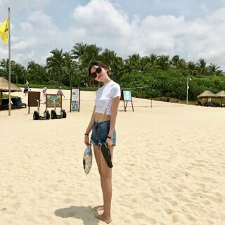 Áo thun crop dây đan chéo