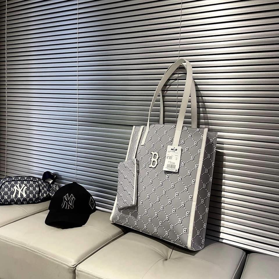 [CHÍNH HÃNG] Túi TOTE MLB họa tiết Monogram Shopping - *Boston Xám Trắng* - Code: 3AORM012N-43GRS