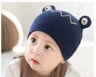 Mũ len mắt ếch bé trai và bé gái đều đội được.