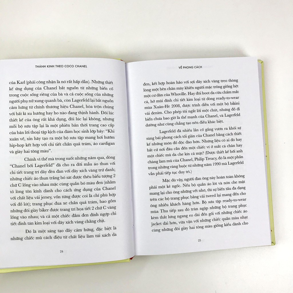 Sách - Thánh Kinh Theo Coco Chanel | BigBuy360 - bigbuy360.vn