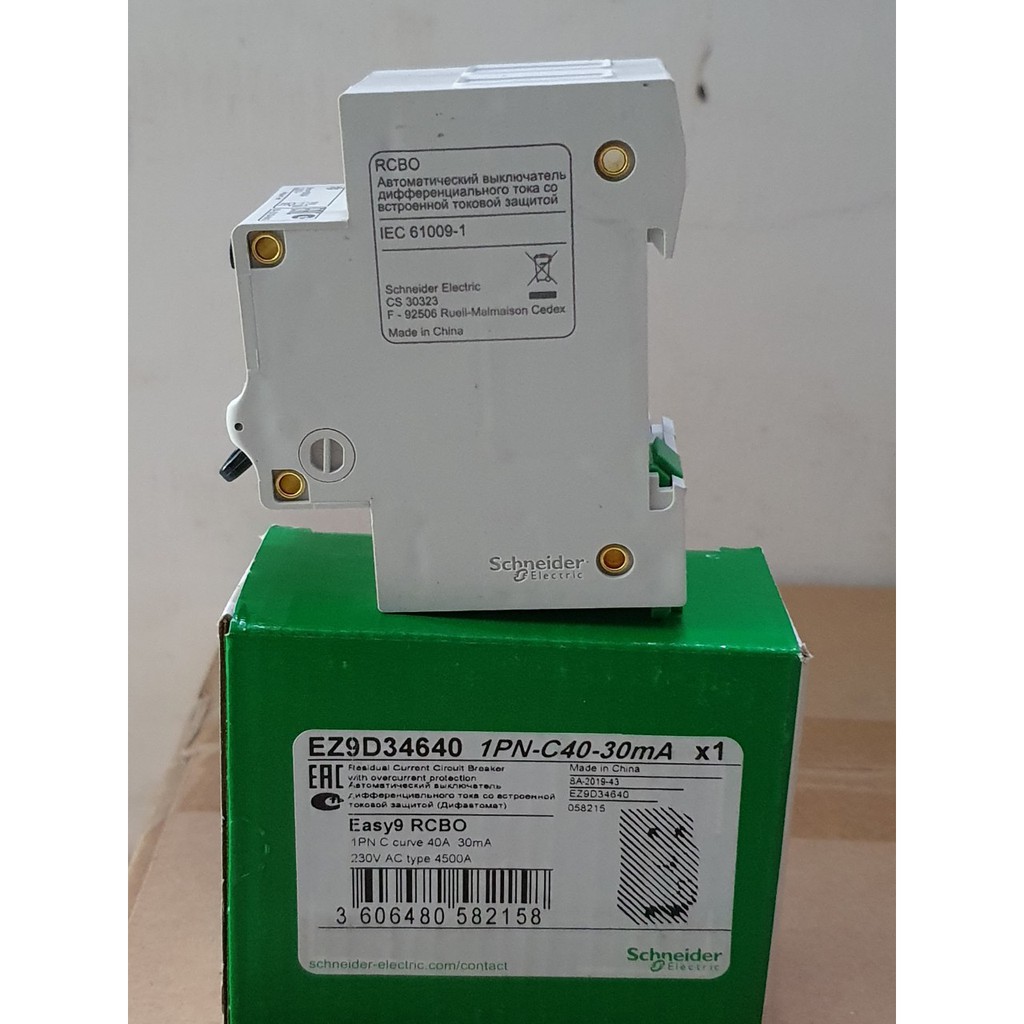 Cầu dao RCBO Schneider EZ9D346