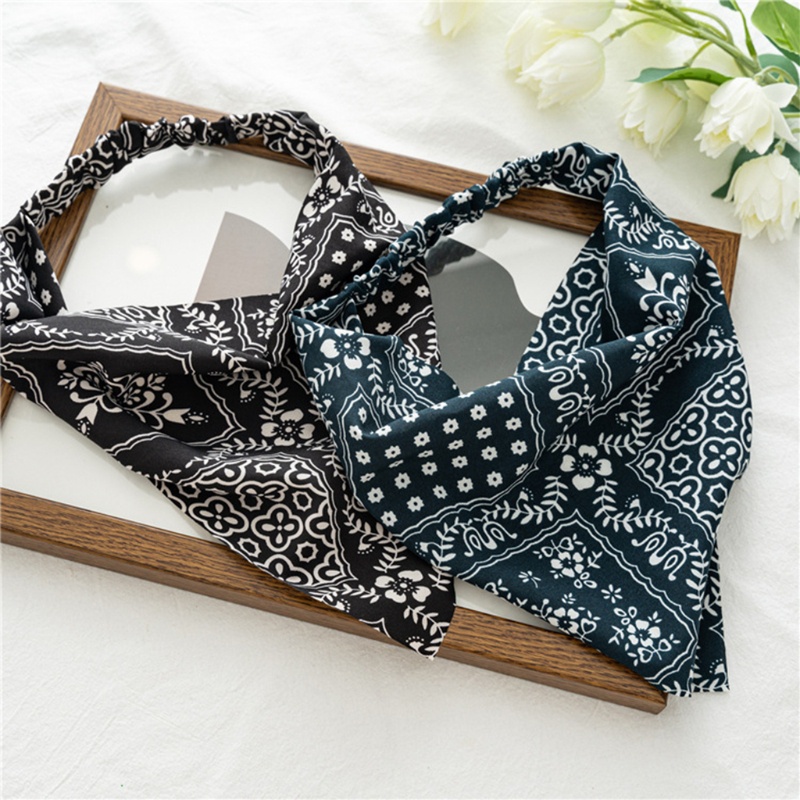 Khăn trùm đầu hình tam giác in họa tiết hoa phong cách cổ điển