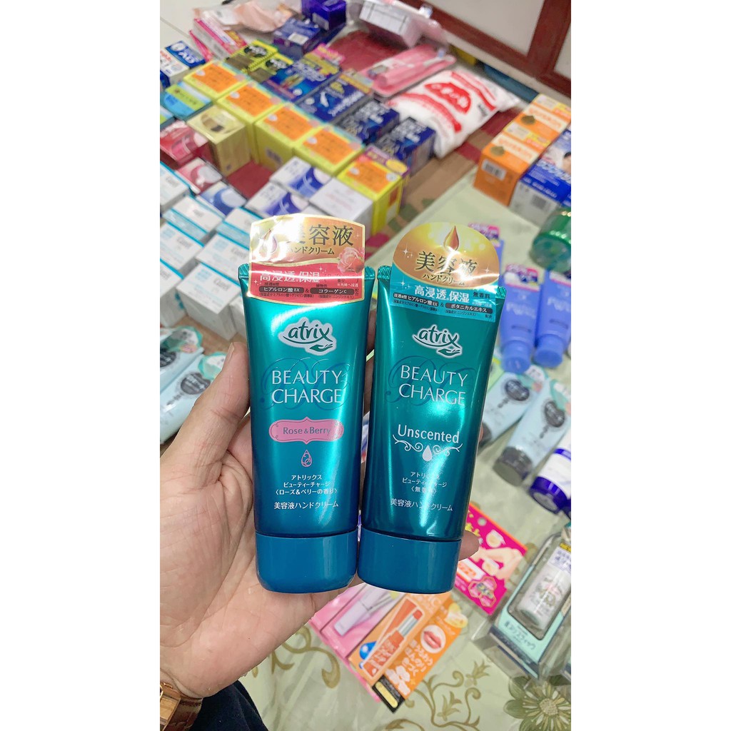 Kem dưỡng da tay Atrix Beauty Charge Nhật Bản 80g