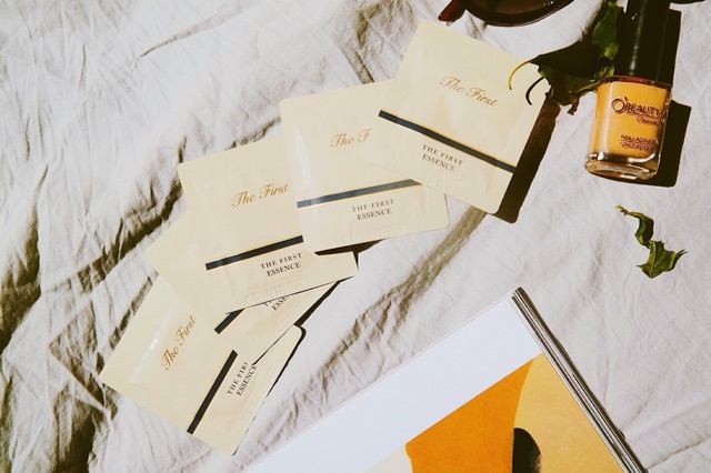 Sale com bo 10 gói  Tinh dầu dưỡng tái sinh da Ohui the first | BigBuy360 - bigbuy360.vn