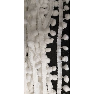 dây pom pom , có 4 màu,size 2.5cm.(2mét/10k)