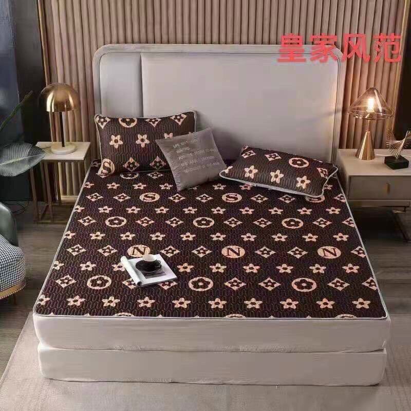 Chiếu điều hòa sao su non in hình 3D dễ thương tăng kèm 2 vỏ gối đầu | BigBuy360 - bigbuy360.vn