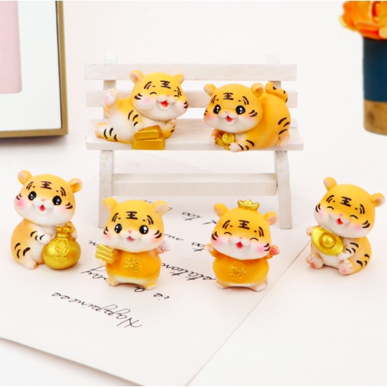 Set 6 mô hình tượng hổ dễ thương may mắn tài lộc dùng làm quà tặng, trang trí góc làm việc nhà cửa, ô tô - Ráp