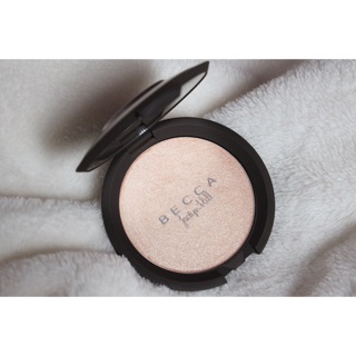 Phấn Highlight BECCA - Champagne Pop