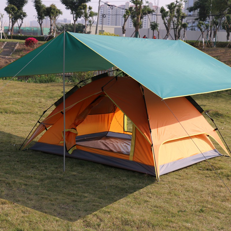 Tấm tăng/tarp lều tráng bạc chống UV kèm cọc chống, dễ dàng tùy biến với nhiều kiểu setup tiện cho chuyến đi dã ngoại