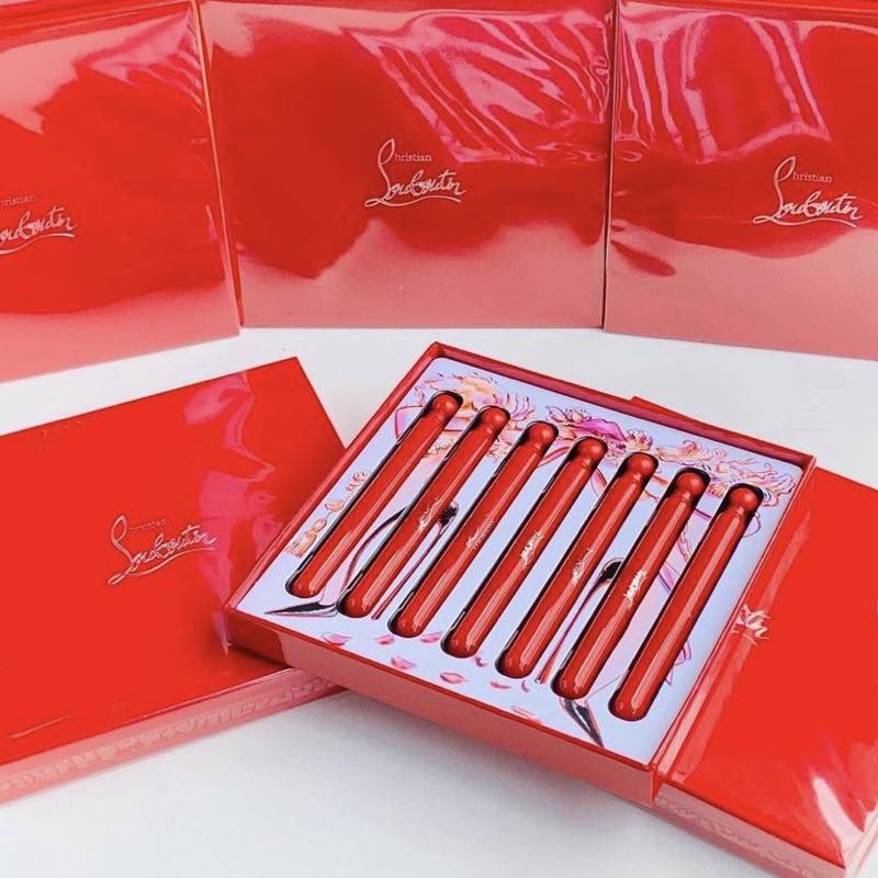 Set nước hoa Louboutin gồm 7 ống mỗi ống 4ml.