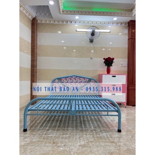 Giường sắt giá rẻ 1m6 x 2m hàng công ty bảo hành 1 năm, miễn phí lắp đặt và giao hàng tận nơi