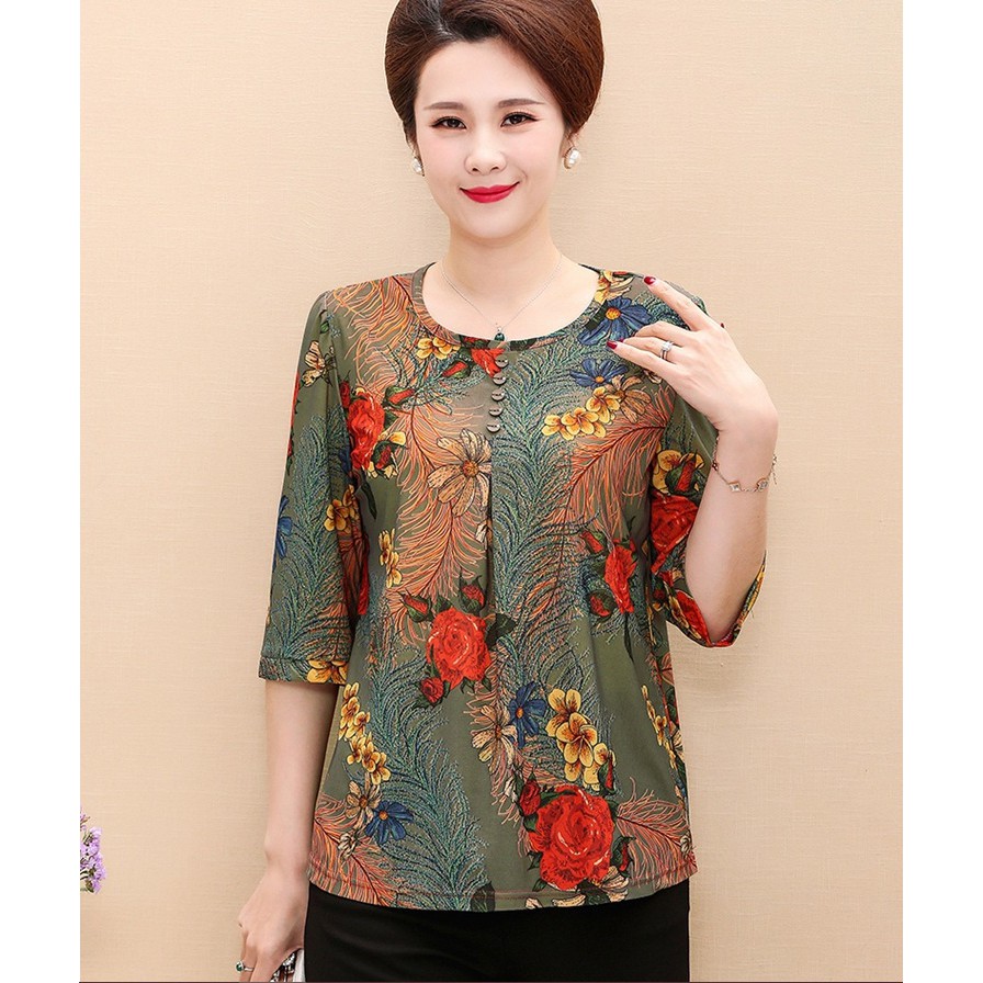 Áo thun họa tiết hoa cho mẹ trung tuổi U50