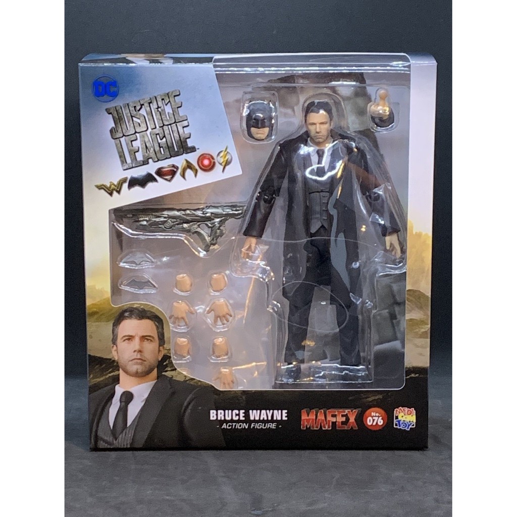 [Order báo giá] Mô hình chính hãng Mafex No.076: Bruce Wayne (Justice League) tỷ lệ 1/12