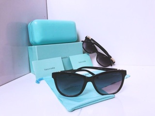 KÍNH TIFFANY TẶNG HỘP