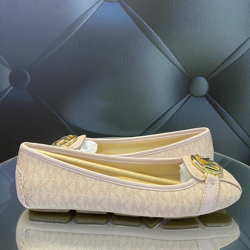 Giày Michael Kors Fulton hồng logo rất đẹp, êm chân vô cùng