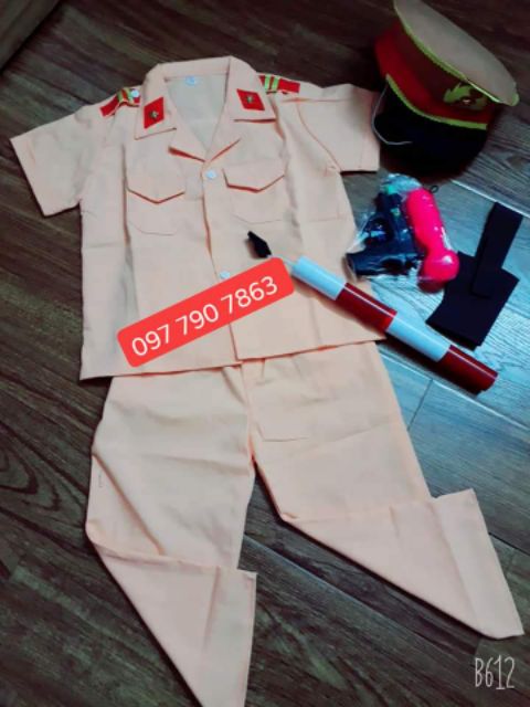 Quần áo công an cảnh sát giao thông cho bé trai ngộ nghĩnh