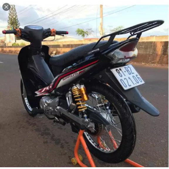 Cảng Givi Chở Hàng Cho Sirius Các Đời