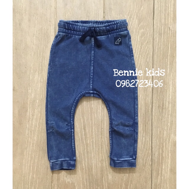 QUẦN JOGGER DA CÁ HM BÉ TRAI