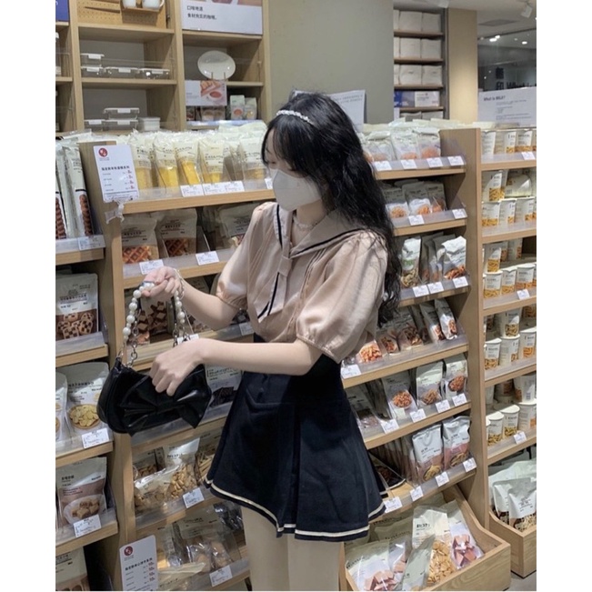 Set áo nâu cổ thùy thủ viền đen kèm chân váy xòe đen viền trắng