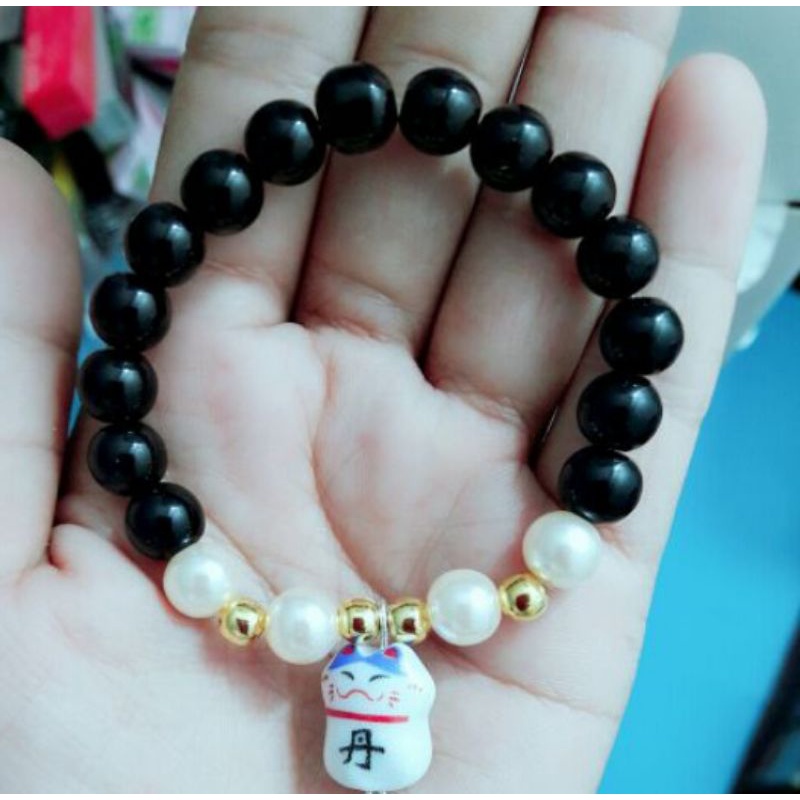 chuỗi đeo tay đá đen mix mèo sứ may mắn