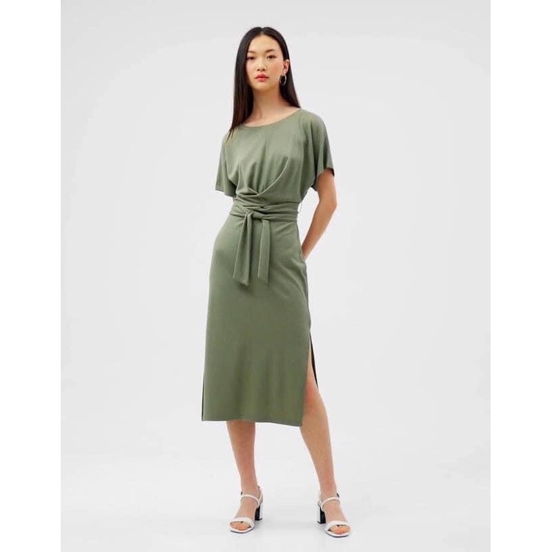 đầm Bershka auth (có sẵn sz XS)