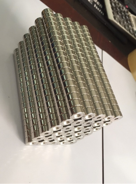 Nam châm viên 12.5*6mm lỗ vat 5mm, nam châm vĩnh cửu trắng đất hiếm lực hút mạnh