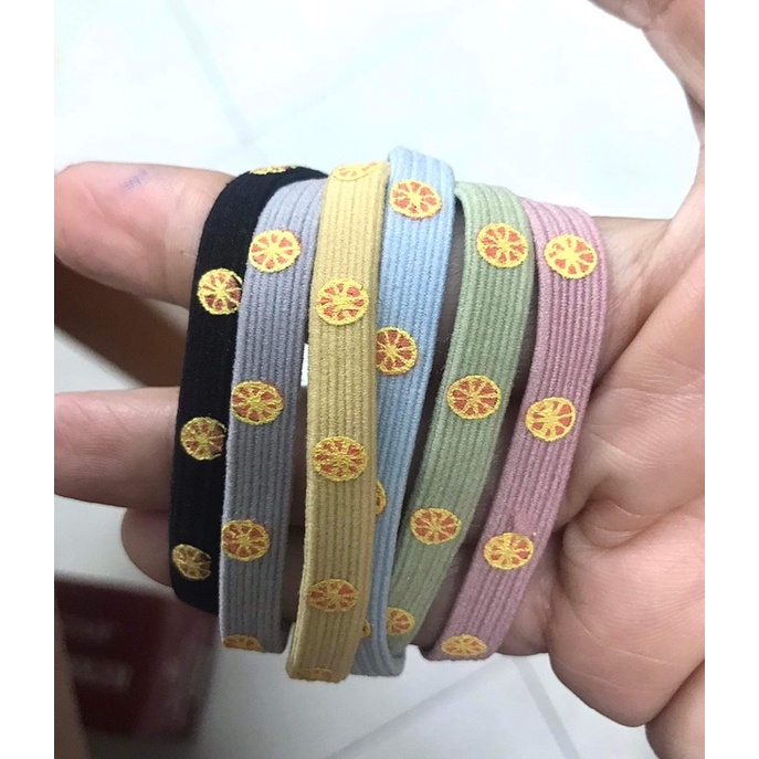 1 xâu thun cột tóc.