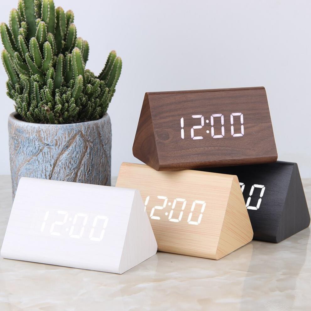 [XẢ HÀNG] (HCM) Đồng hồ LED để bàn giả gỗ tam giác - đẹp, sang trọng, bền