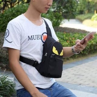 Túi chéo bad man mắt vàng