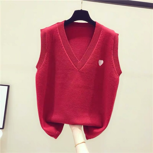 Áo gile len không tay cổ trái tim dáng uzlang cực yêu với trái tim ở ngực | BigBuy360 - bigbuy360.vn