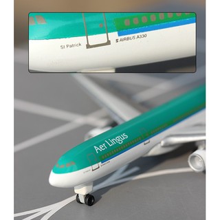 Máy bay mô hình Boeing và Airbus