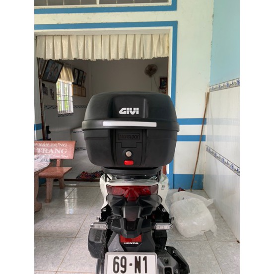 Thùng GIVI E26N 26 lít và đé nhựa Givi MP60N