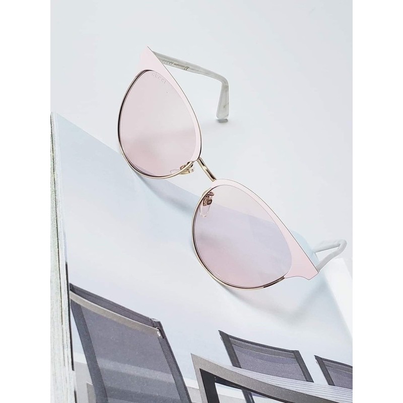 ▫Kính Gucci ▫Lense hồng nhạt- gọng trắng xà cừ cực kỳ ngọt ngào, trong trẻo mát mẻ cả mùa hè