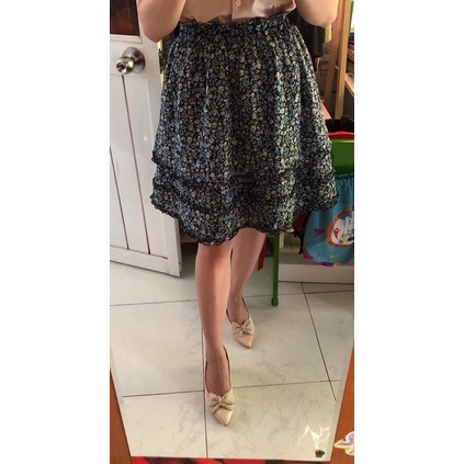 Chân váy xoè hoa nhí phối bèo