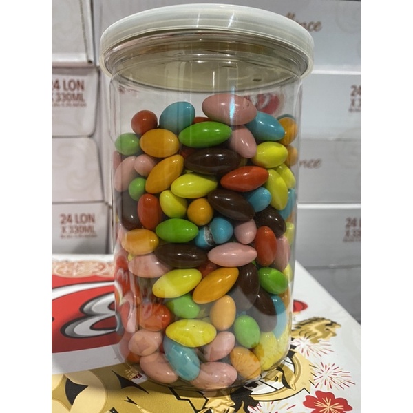 Hộp 500 gam kẹo sô cô la sắc mầu loại đặc biệt