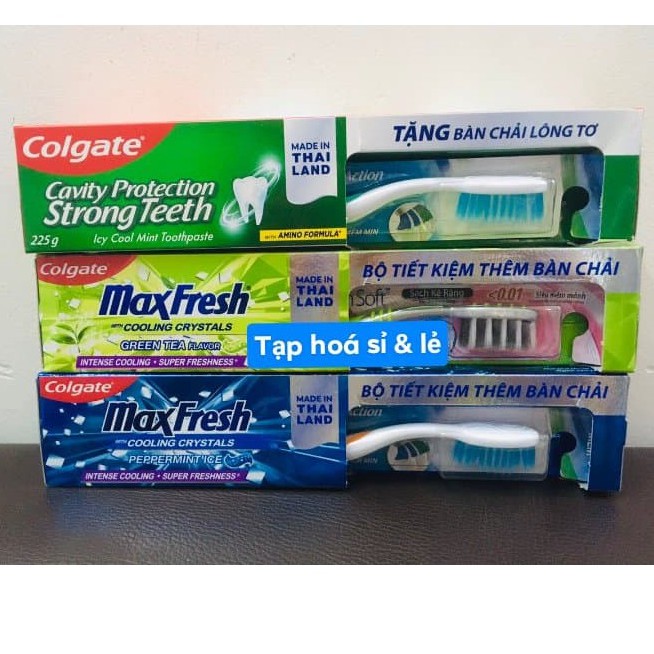 Kem đánh răng Colgate MaxFresh trà xanh 230g tặng bàn chải