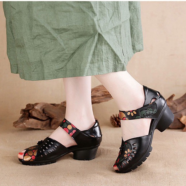 Giày Sandal Quai Họa Tiết Hoa Thời Trang Thanh Lịch Cho Nữ Trung Niên